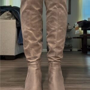Stylish Tan Women's Boots